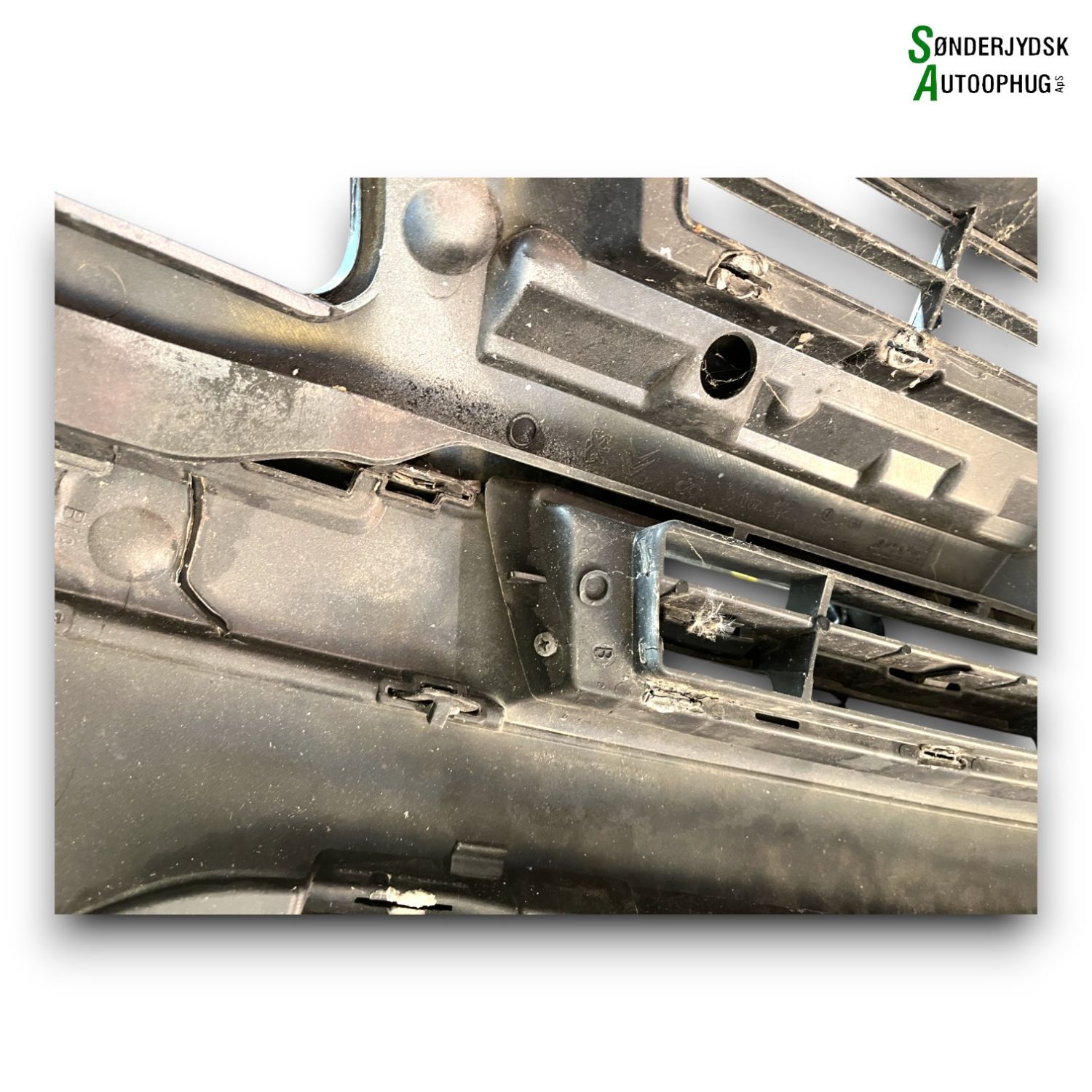 Citroen C4 Forkofanger Med OEM Nr. 7401AP Fra Citroen Ophugger