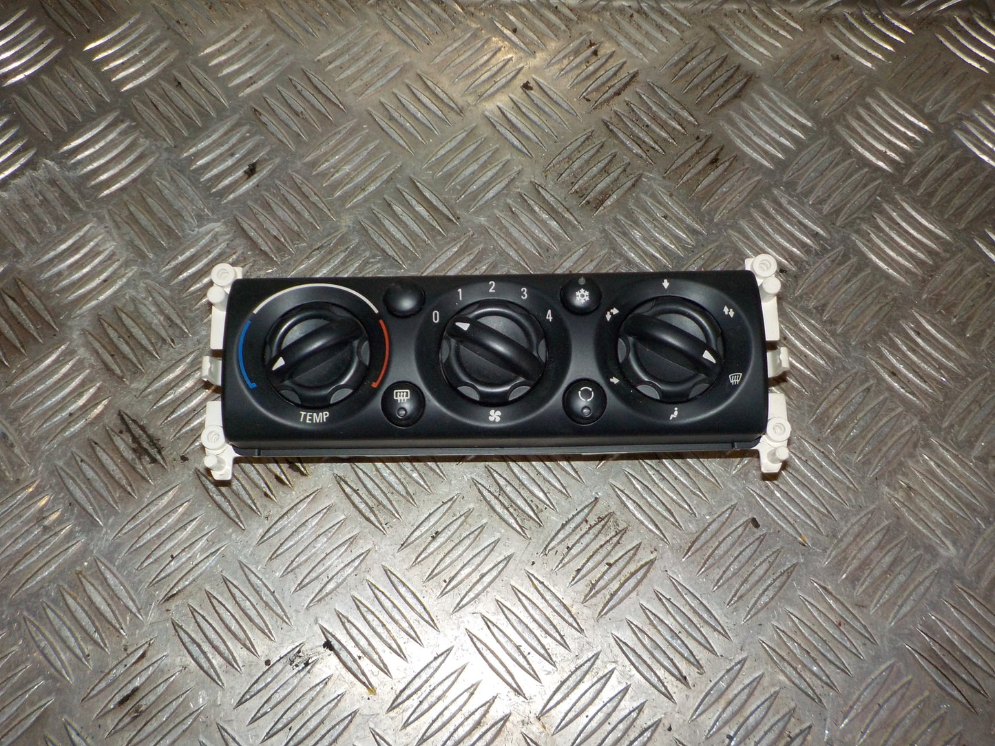 Mini Mini MKI Varmeregulering Med OEM Nr. 64111502214 Fra Mini Ophugger