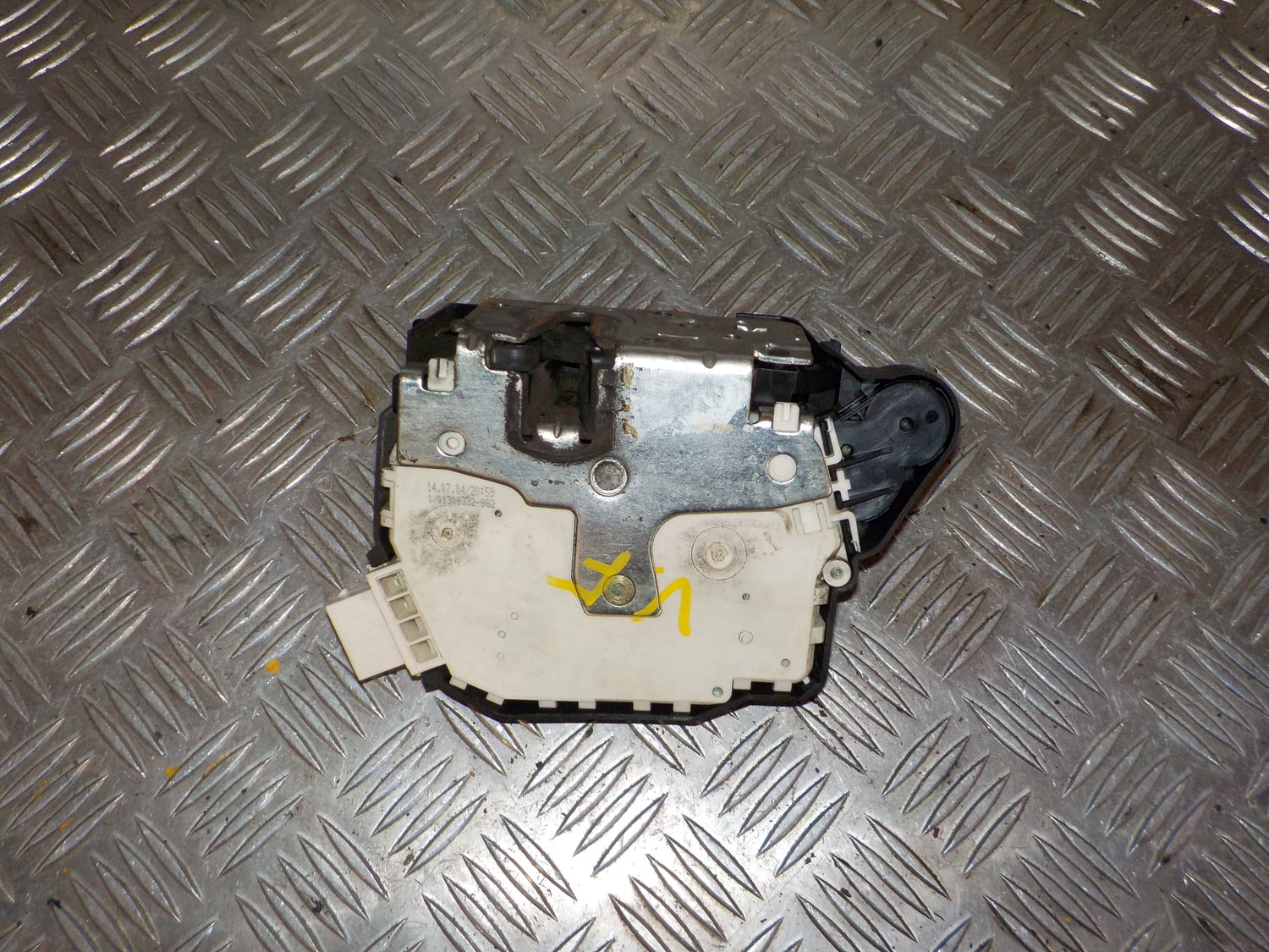 Mini Mki Dørlås Med OEM Nr. 51200556768 Fra Mini Ophugger