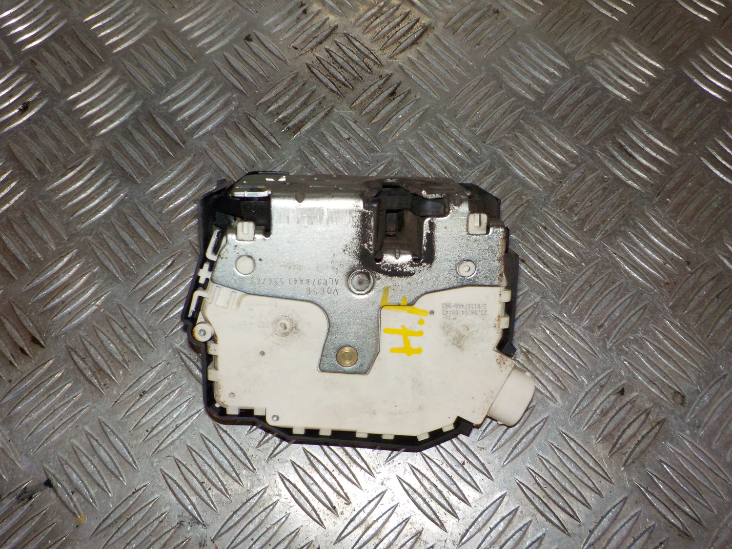 Mini Mki Dørlås Med OEM Nr. 01167468986 Fra Mini Ophugger