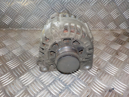 VW Passat 3B Generator Med OEM Nr. 283705 Fra VW Ophugger