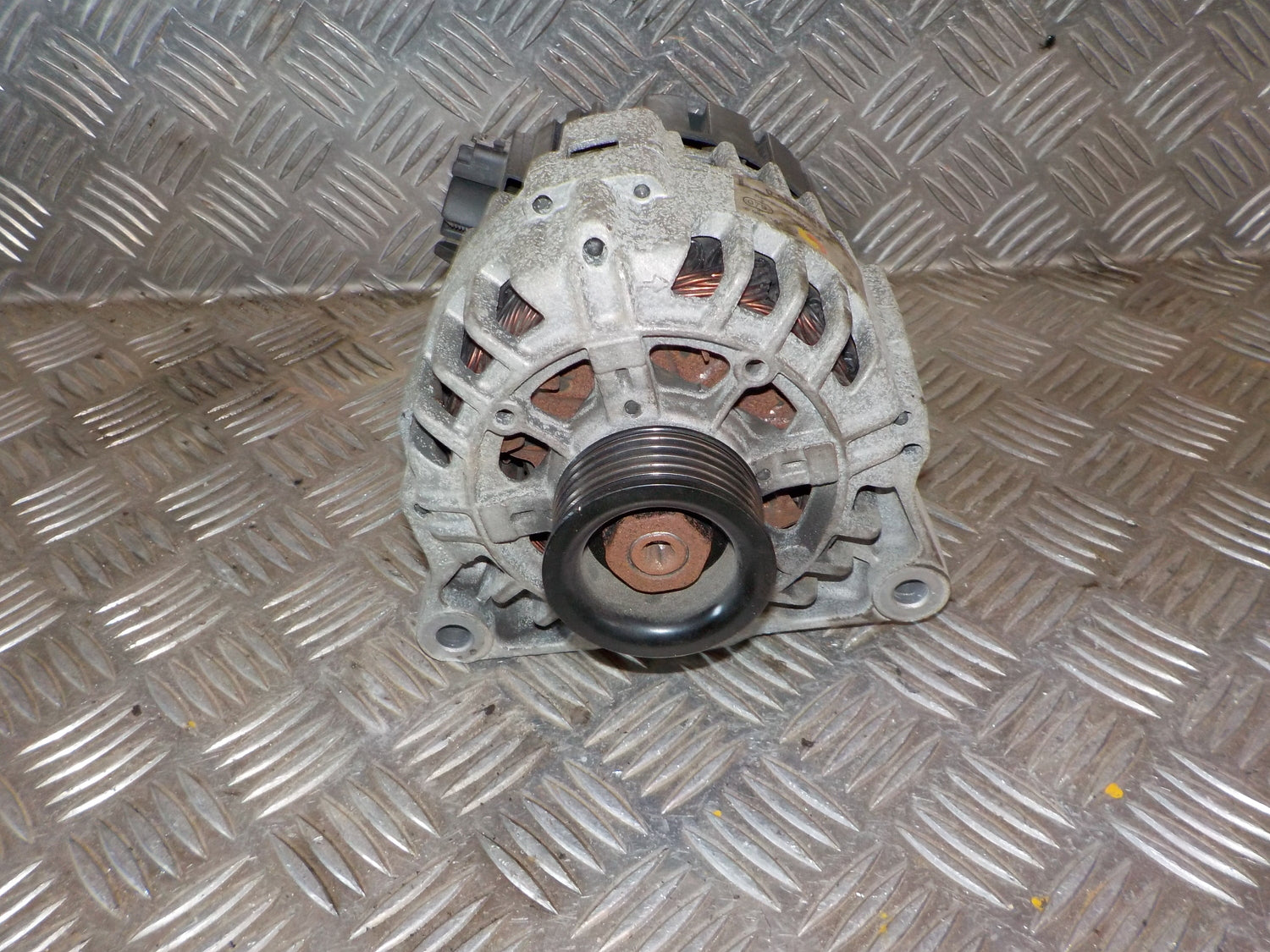 Peugeot 206 Generator Med OEM Nr. 0986049410 Fra Peugeot Ophugger