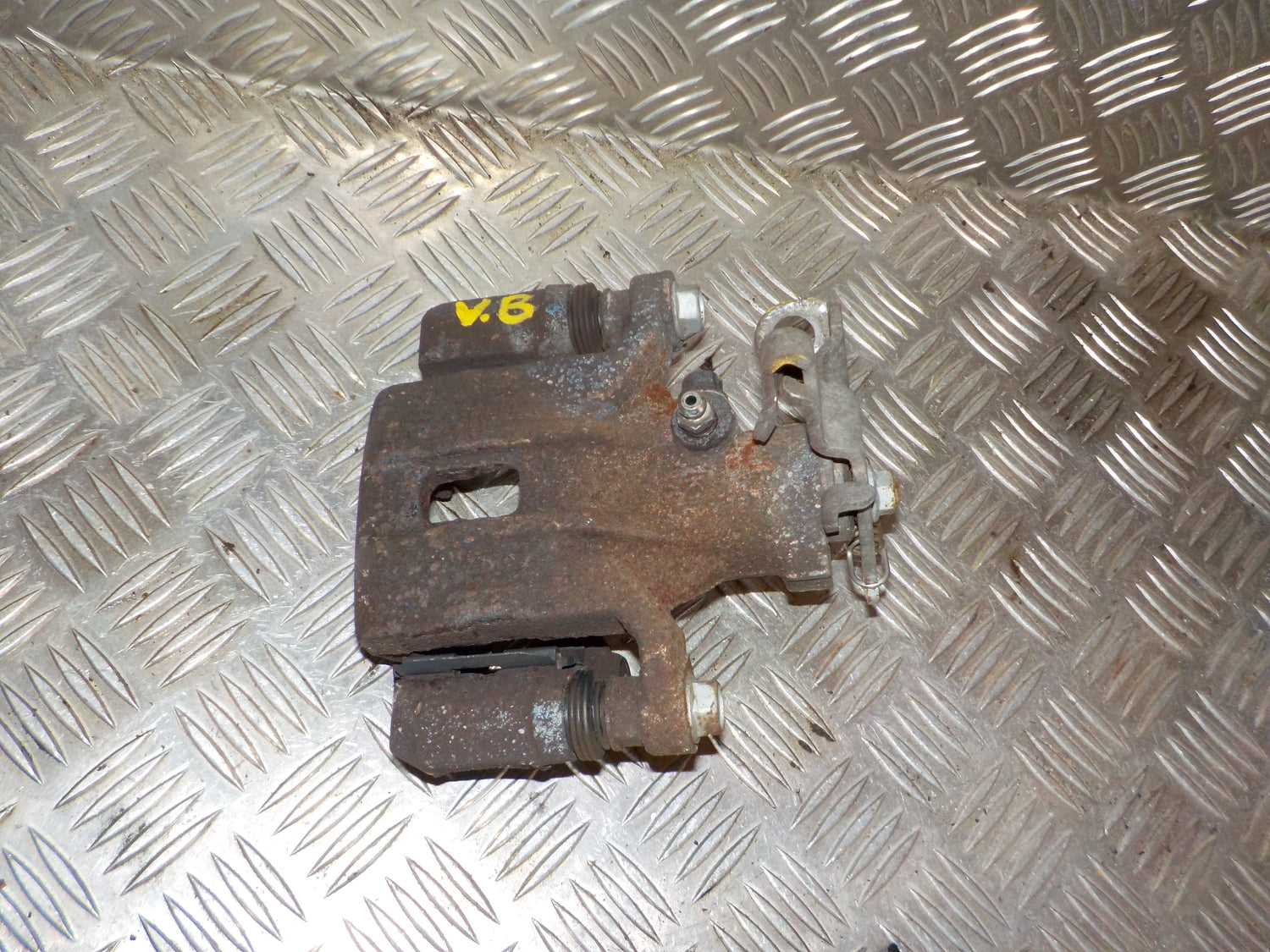 Hyundai Ix20 Bremsekaliber Vb Med OEM Nr. 583001K300 Fra Hyundai Ophugger