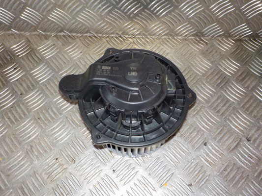 Hyundai IX20 Varmeblæser Med OEM Nr. F005382407 Fra Hyundai Ophugger