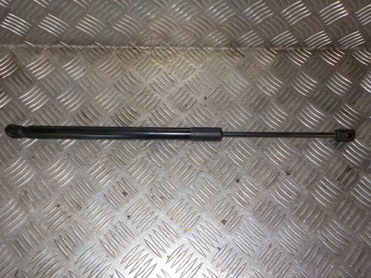 Hyundai IX20 Bagklapsdæmper Med OEM Nr. 817701K000 Fra Hyundai Ophugger