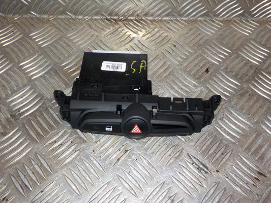 Hyundai IX20 Kontakt Katastrofe Med OEM Nr. 937001K800 Fra Hyundai Ophugger