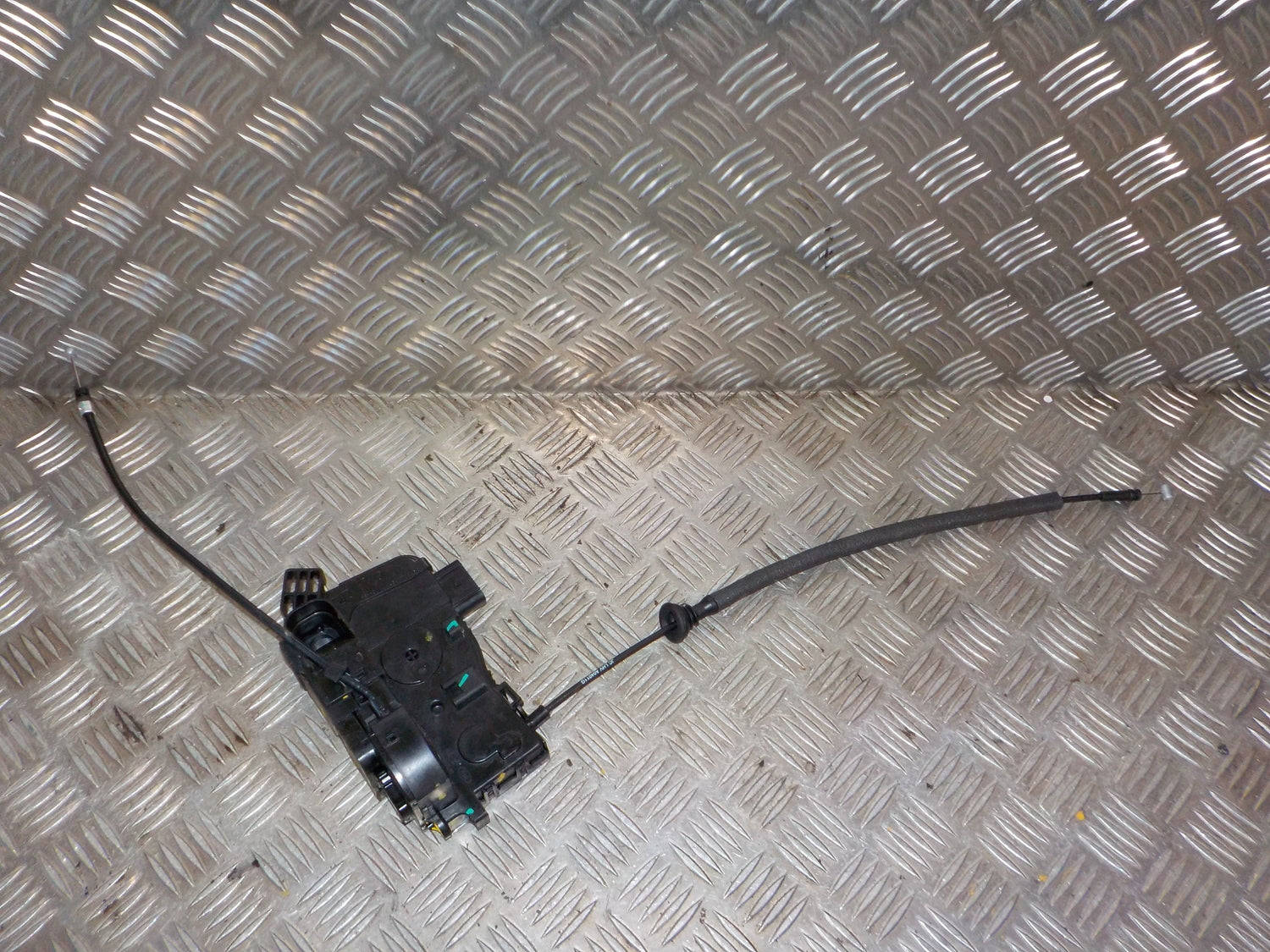 Hyundai Ix20 Dørlås Med OEM Nr. 814201K000 Fra Hyundai Ophugger