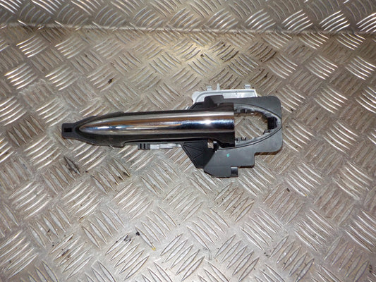 Hyundai IX20 Håndtag Udvendig Med OEM Nr. 826511K000	 Fra Hyundai Ophugger
