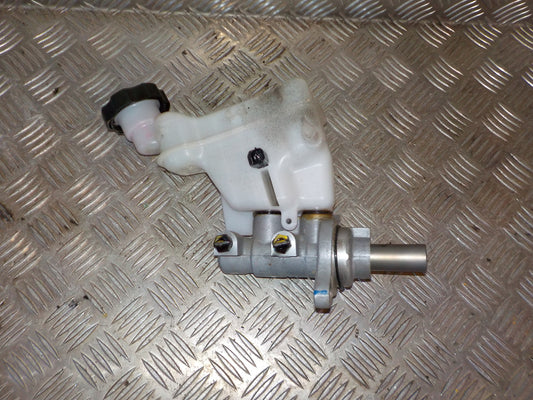 Hyundai IX20 Bremsehovedcylinder Med OEM Nr. 585111K130	 Fra Hyundai Ophugger