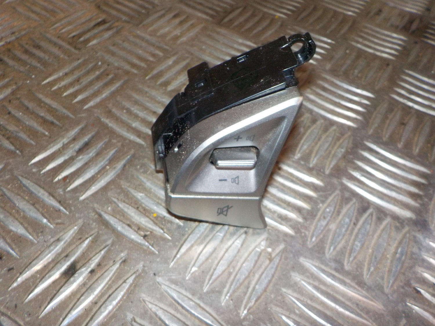 Hyundai Ix20 Kontakt Diverse Med OEM Nr. 967001K300 Fra Hyundai Ophugger