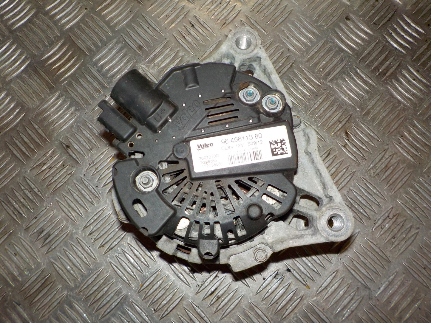 Peugeot 206+ Generator Med OEM Nr. 9649611380 Fra Peugeot Ophugger