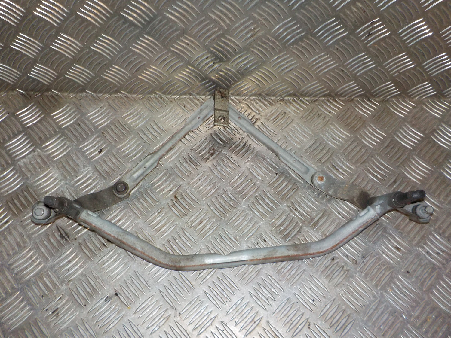 Peugeot 207 Cc Viskertræk Med OEM Nr. 3397020877 Fra Peugeot Ophugger