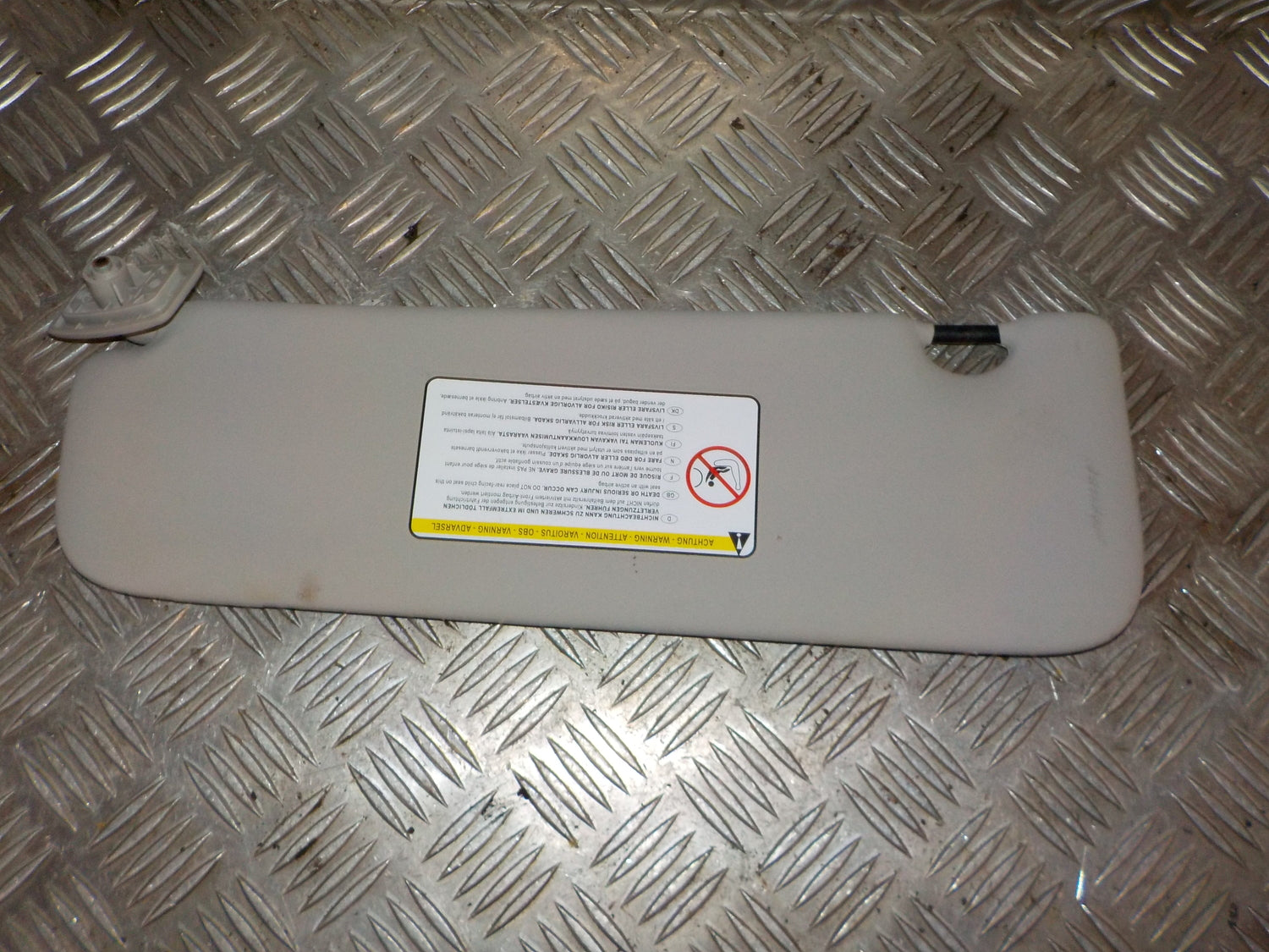 Peugeot 207 Cc Solskærm Med OEM Nr. 16064164BJ Fra Peugeot Ophugger