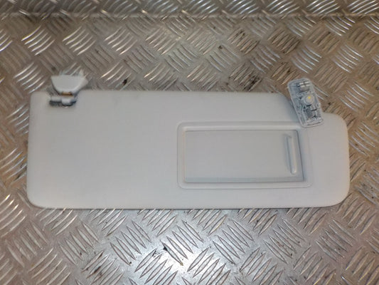 Skoda Rapid Solskærm Med OEM Nr. 5JB857552D2F4 Fra Skoda Ophugger