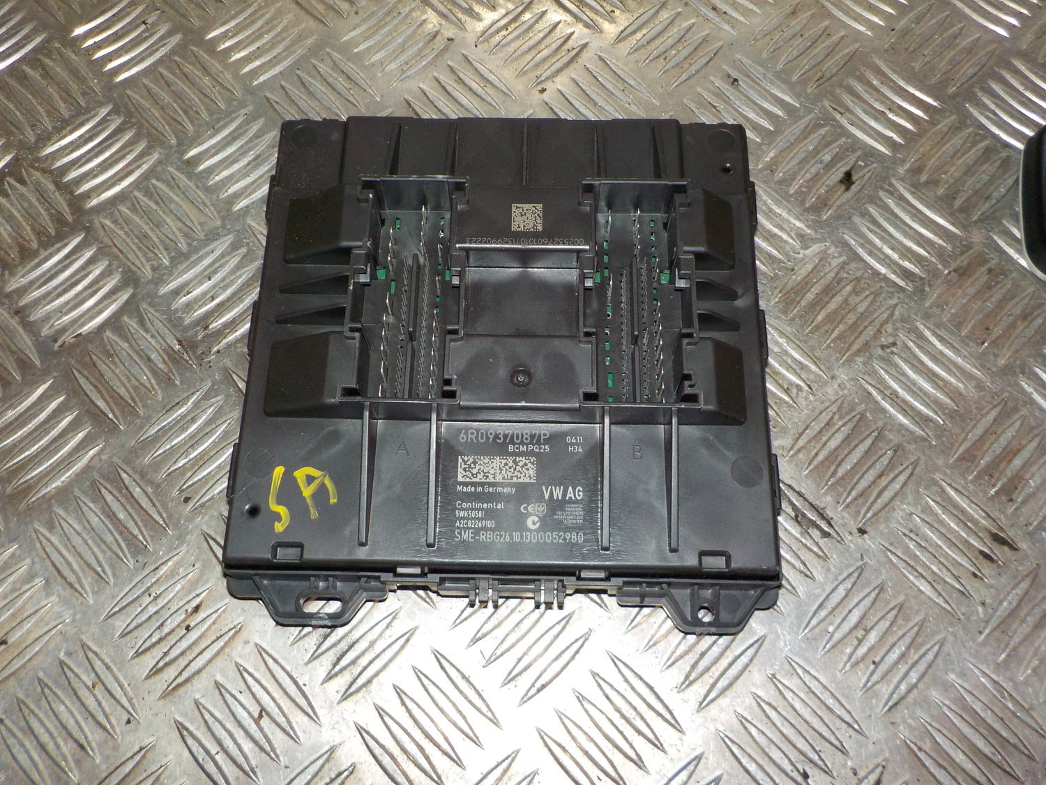 Skoda Rapid Bcm / Komfortkomputer Med OEM Nr. 6R0937087TZ00 Fra Skoda Ophugger