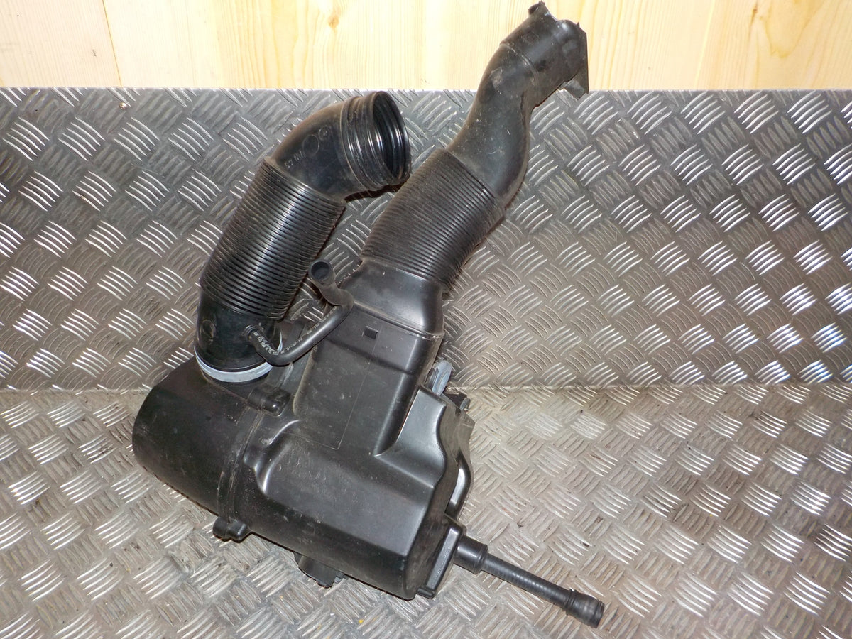Skoda Rapid Luftfilterkasse  Med OEM Nr. 6R0129607C Fra Skoda Ophugger