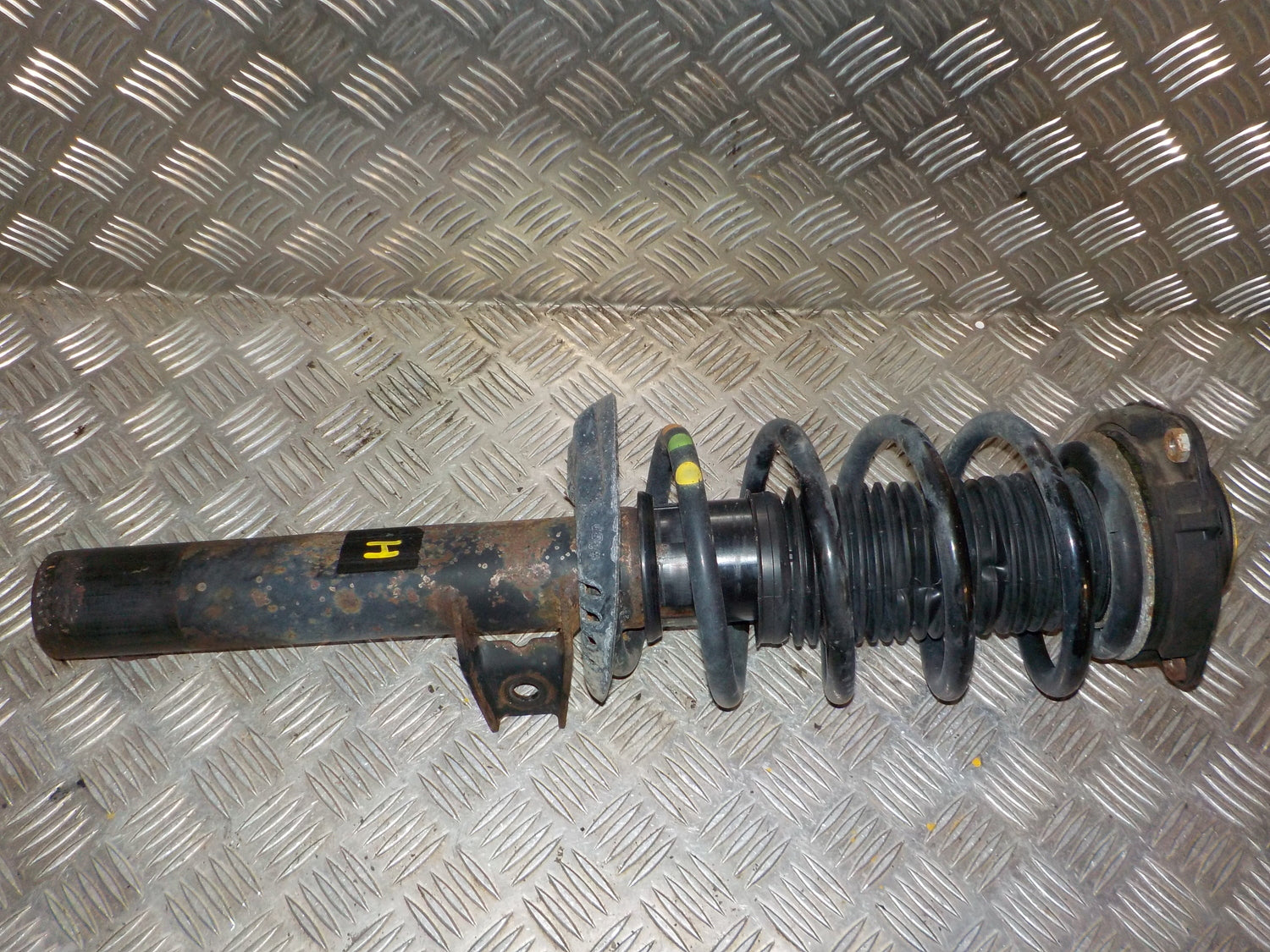 Skoda Superb Fjederben For H Med OEM Nr. 3C0413031AT Fra Skoda Ophugger