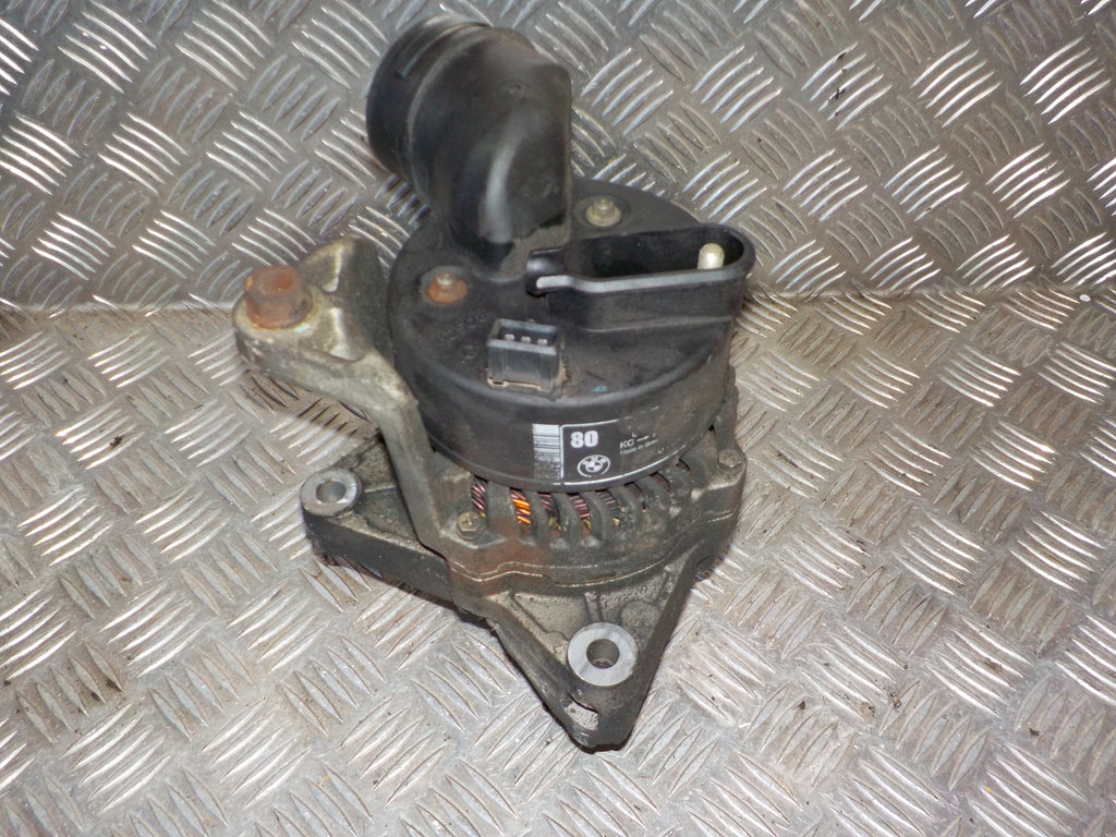 BMW 5-Serie E39 Generator Med OEM Nr. 1986A01180 Fra BMW Ophugger