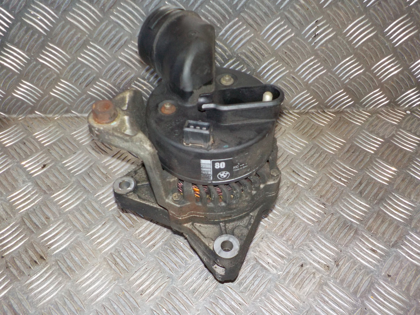 BMW 5-Serie E39 Generator Med OEM Nr. 12311432983 Fra BMW Ophugger