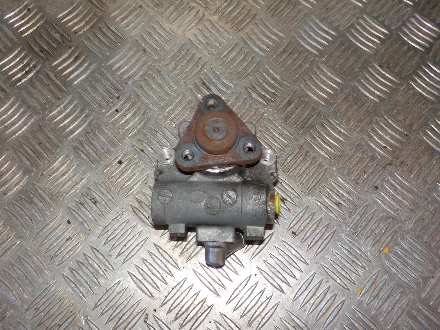 BMW 5-Serie E39 Servopumpe Med OEM Nr. 32411094098 Fra BMW Ophugger