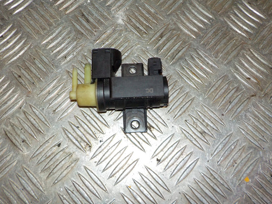 Renault Clio 4 Vacuum Ventil Med OEM Nr. 175203 Fra Renault Ophugger
