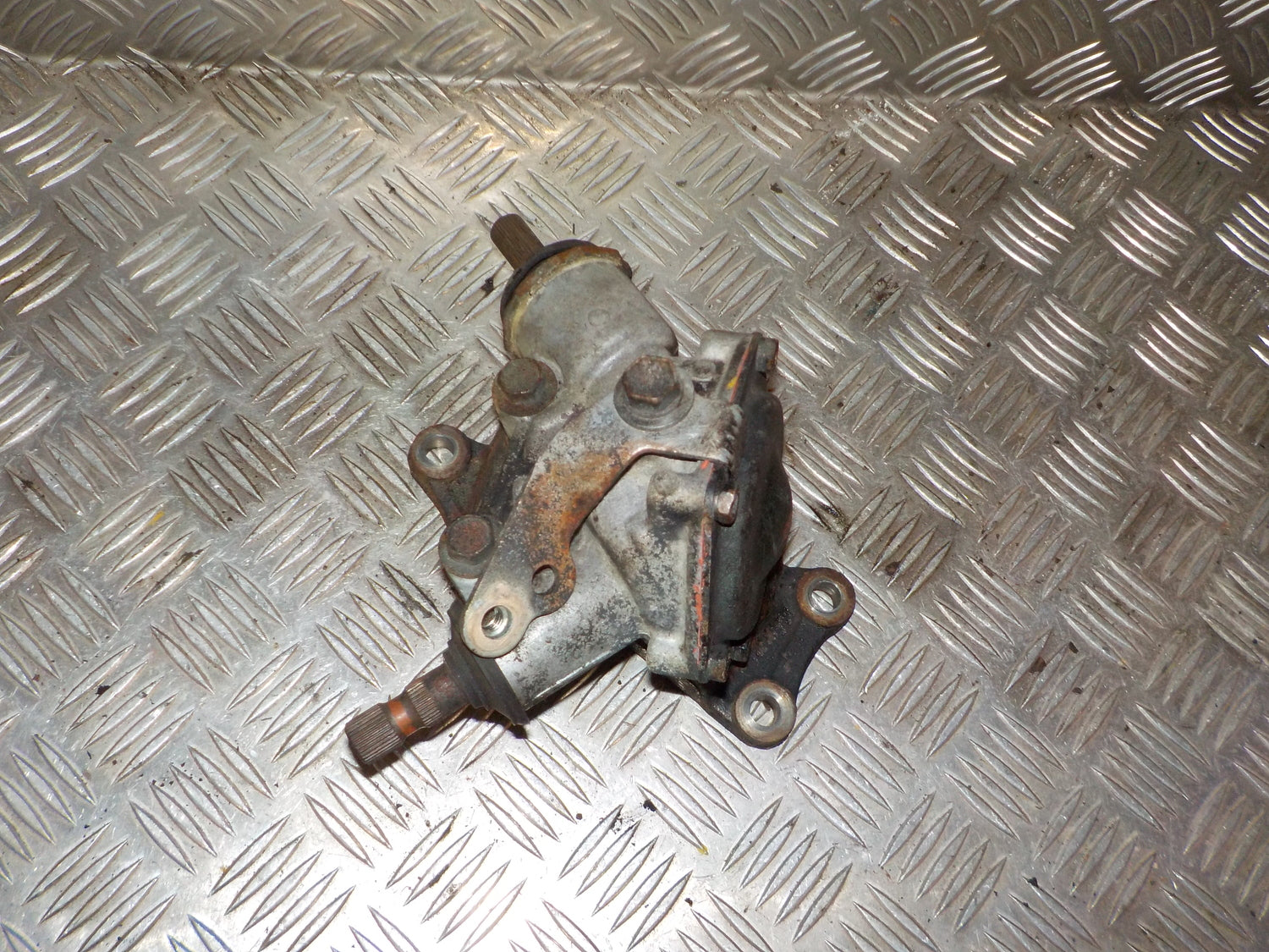 Toyota Dyna Styrehus Med OEM Nr. 4538037020 Fra Toyota Ophugger