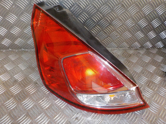 Ford Fiesta 7 Baglygte Med OEM Nr. 1877011 Fra Ford Ophugger