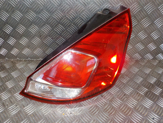 Ford Fiesta 7 Baglygte Med OEM Nr. 1877010 Fra Ford Ophugger