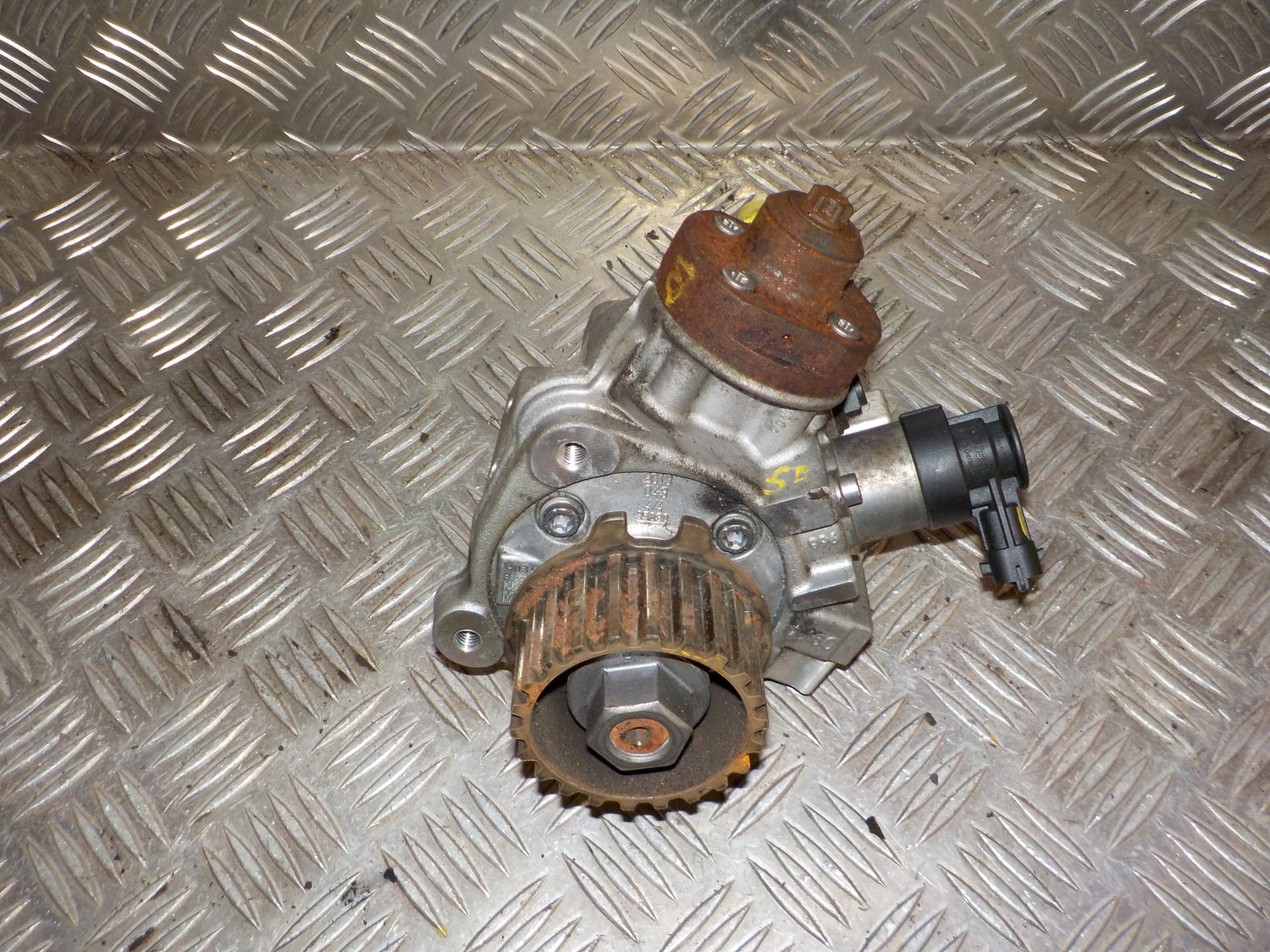 Ford Fiesta 7 Dieselpumpe Med OEM Nr. 0445010577 Fra Ford Ophugger