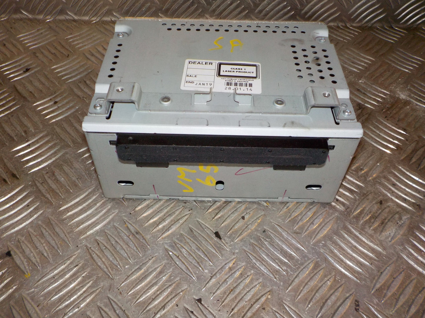 Ford Fiesta 7 Radio M/Cd Med OEM Nr. AM5T18C815GM Fra Ford Ophugger