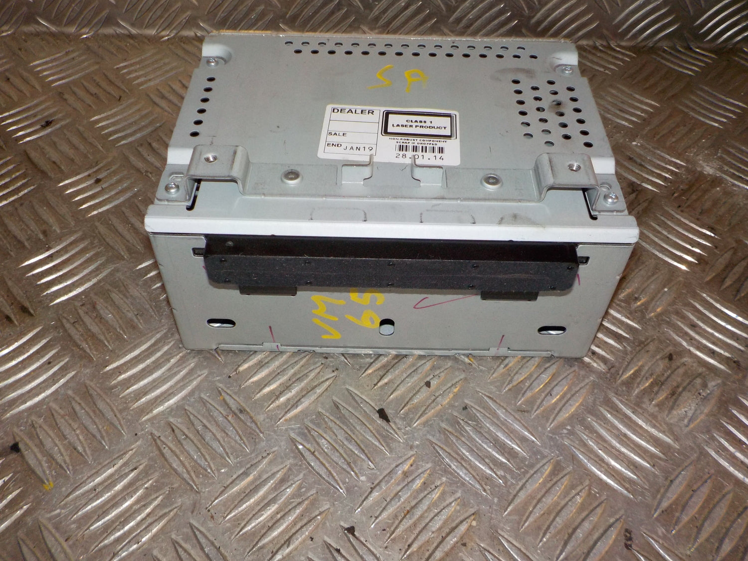 Ford Fiesta 7 Radio M/Cd Med OEM Nr. AM5T18C815GM Fra Ford Ophugger