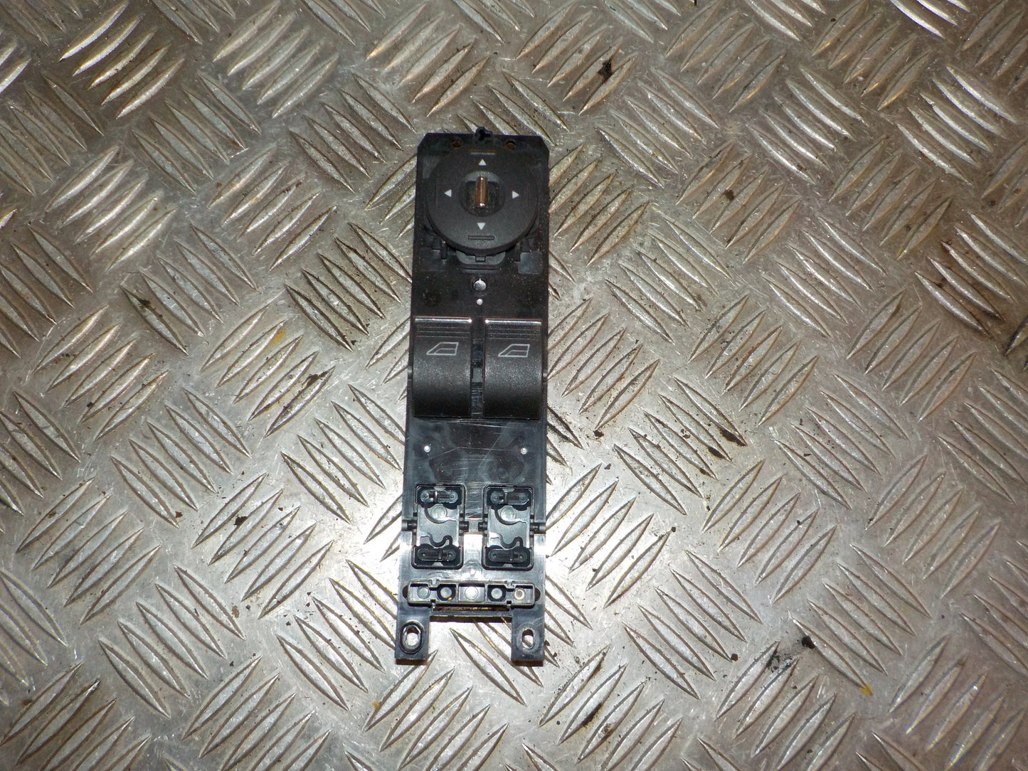 Ford Fiesta 7 Kontakt Rudehejs Med OEM Nr. C1BT14A132AA Fra Ford Ophugger