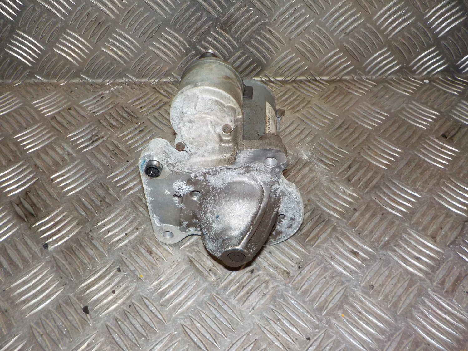 Ford Fiesta 7 Starter Med OEM Nr. 8V2111000AE Fra Ford Ophugger