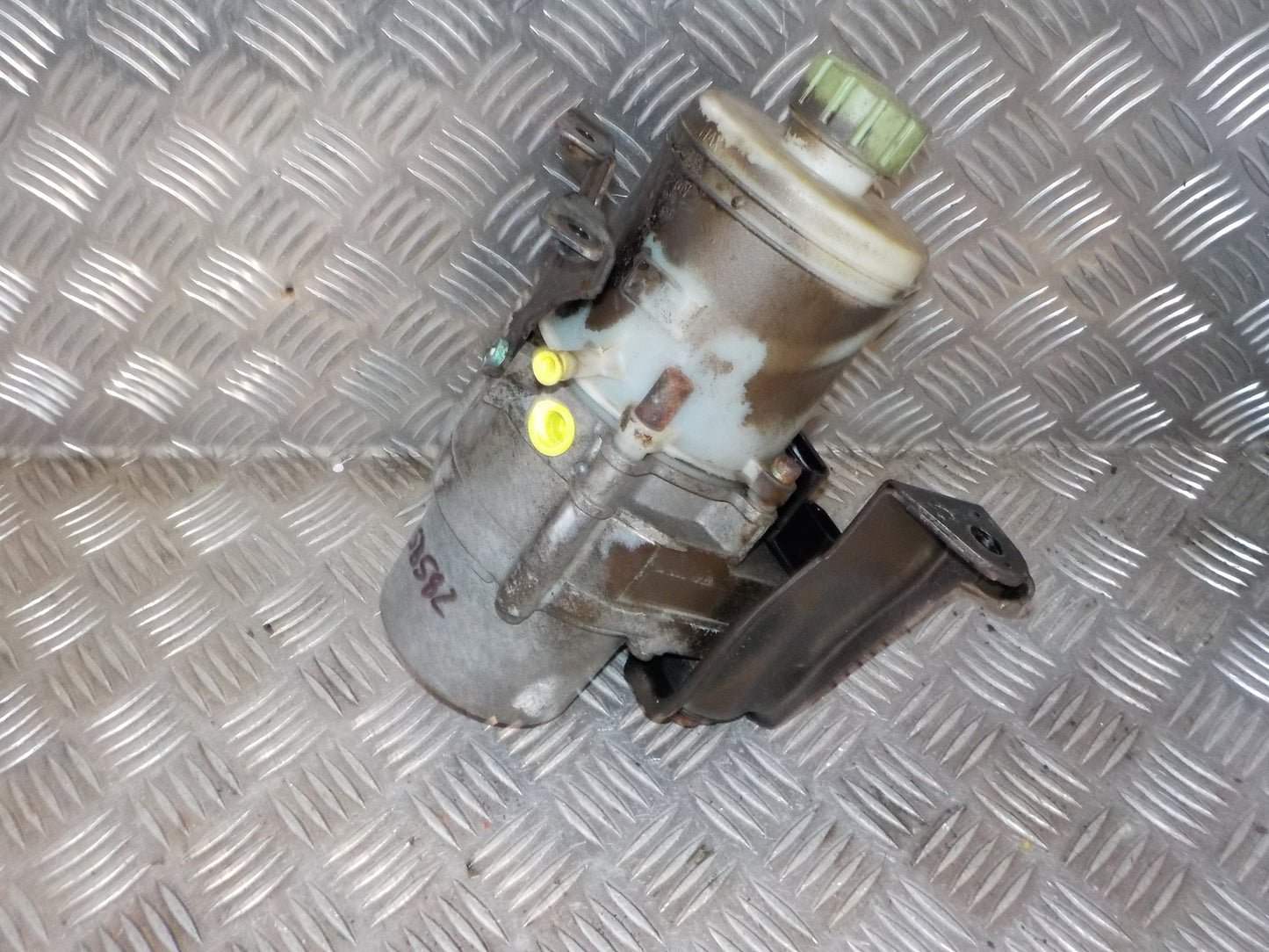 Skoda Fabia Servopumpe Med OEM Nr. 6R0423156 Fra Skoda Ophugger