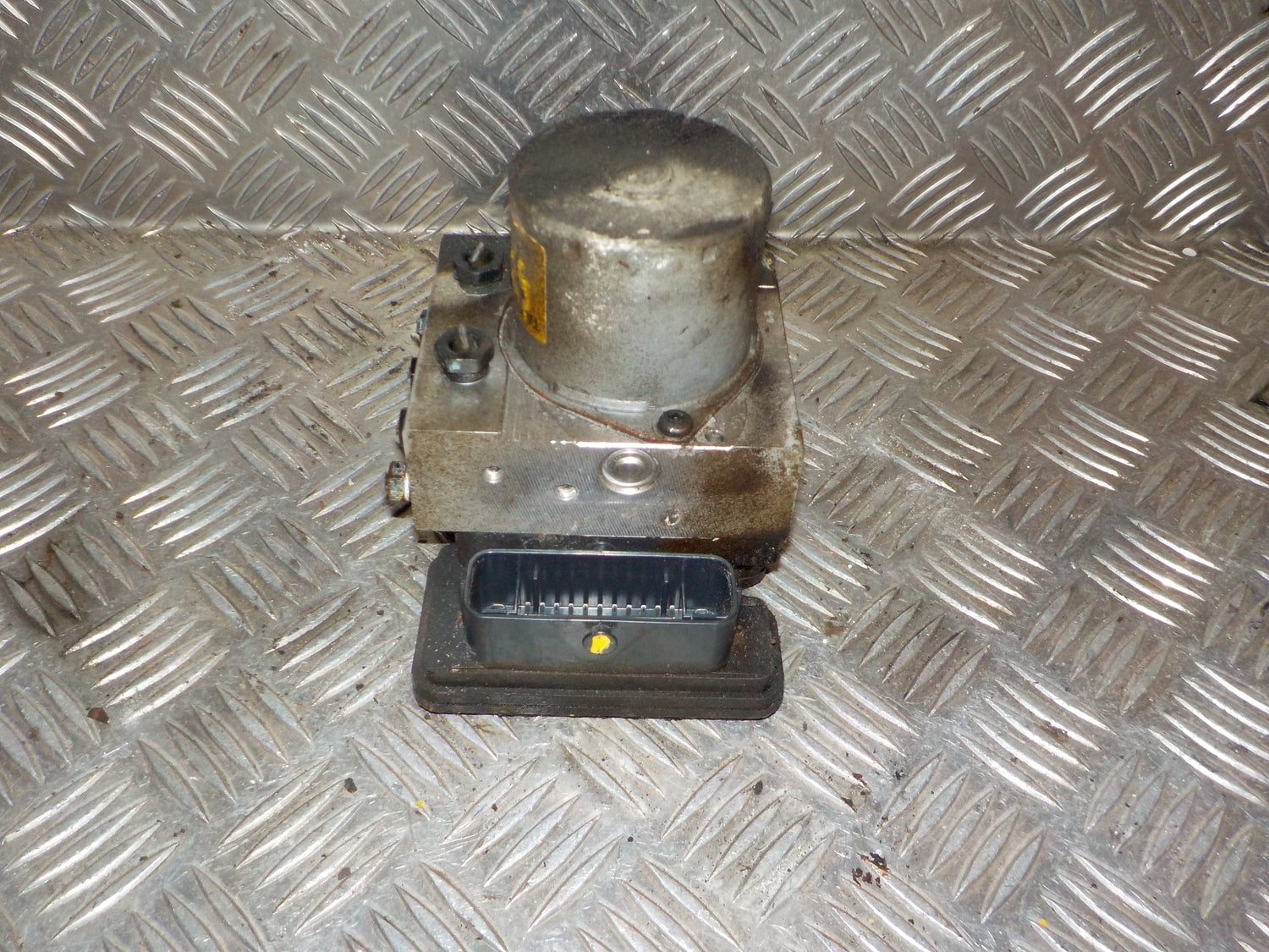 Kia Picanto ABS Pumpe Med OEM Nr. 589101Y800 Fra Kia Ophugger