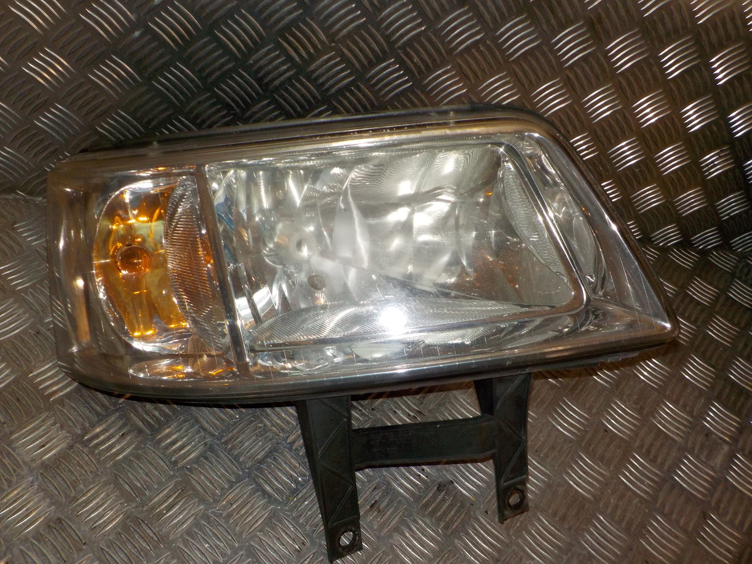 VW Transporter T5 Forlygte Med OEM Nr. 7H1941016N Fra VW Ophugger