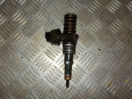 VW Transporter T5 1.Fac: Okt 2009/Jul 2015 Dyse Med OEM Nr. 070130073N Fra VW Ophugger