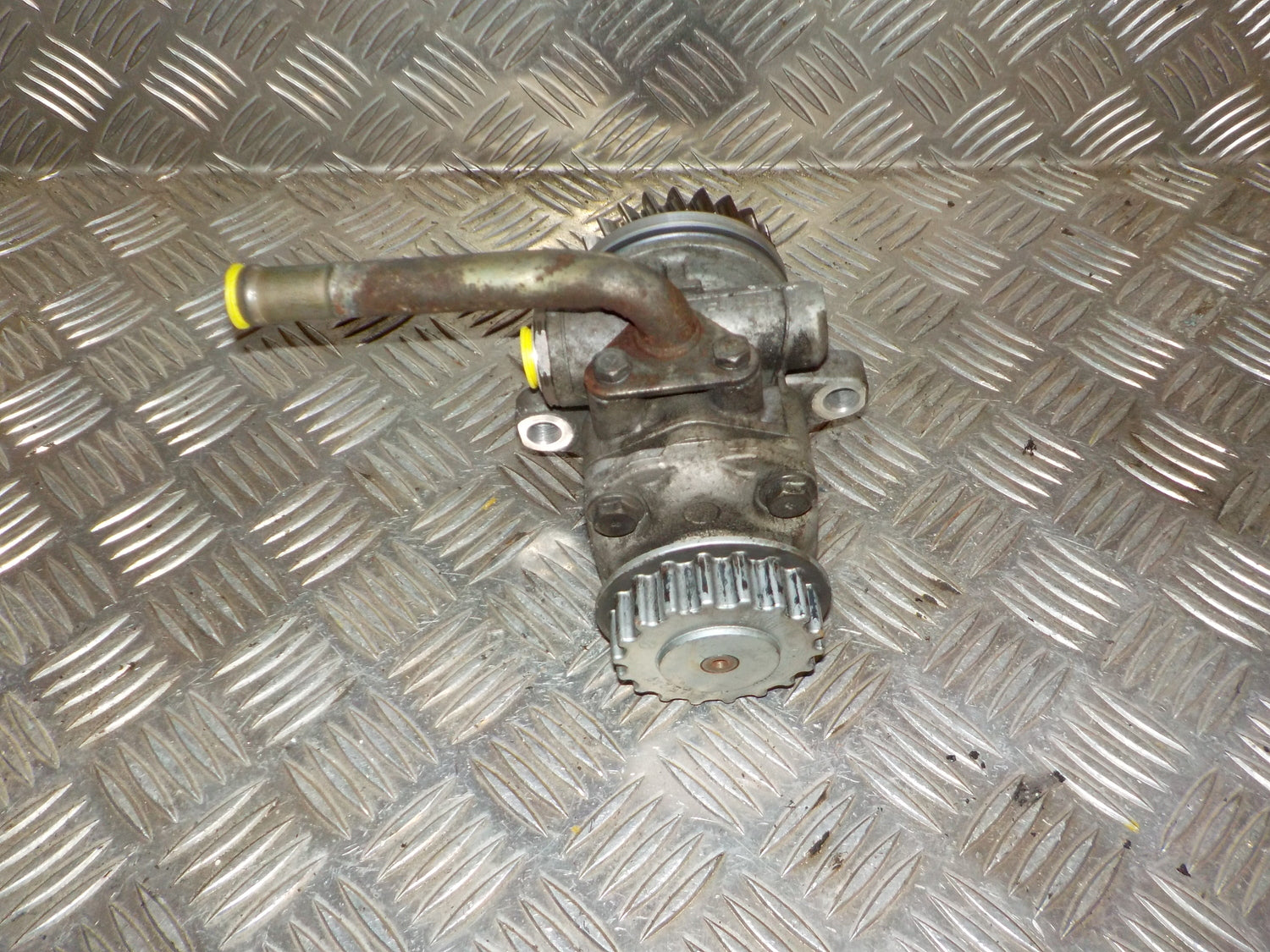 VW Transporter T5 Servopumpe Med OEM Nr. 7H0422153A Fra VW Ophugger