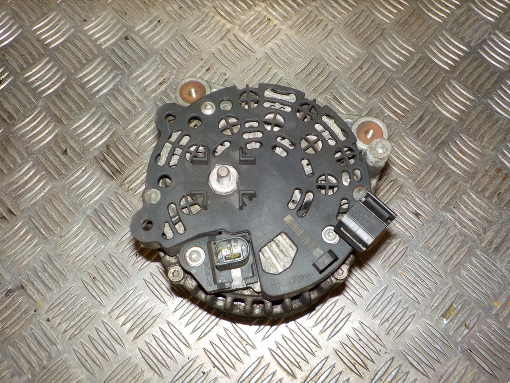 VW Transporter T5 Generator Med OEM Nr. CA1820IR Fra VW Ophugger