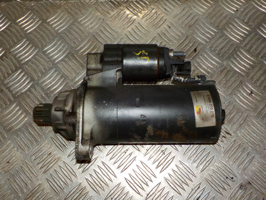 VW Transporter T5 1.Fac: Okt 2009/Jul 2015 Starter Med OEM Nr. 0986020270 Fra VW Ophugger