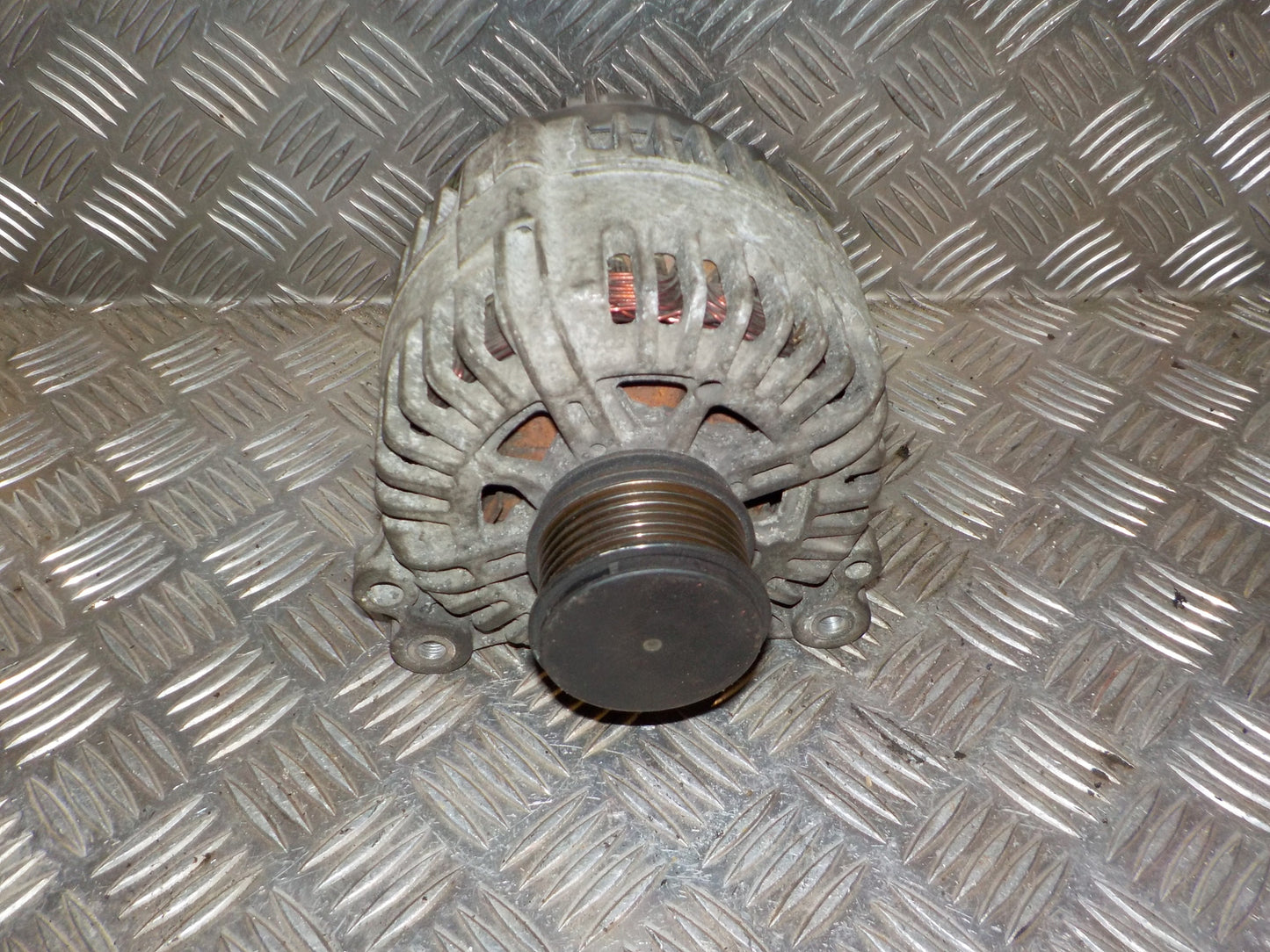 VW Touran 1T GP Generator Med OEM Nr. 06F903023C Fra VW Ophugger