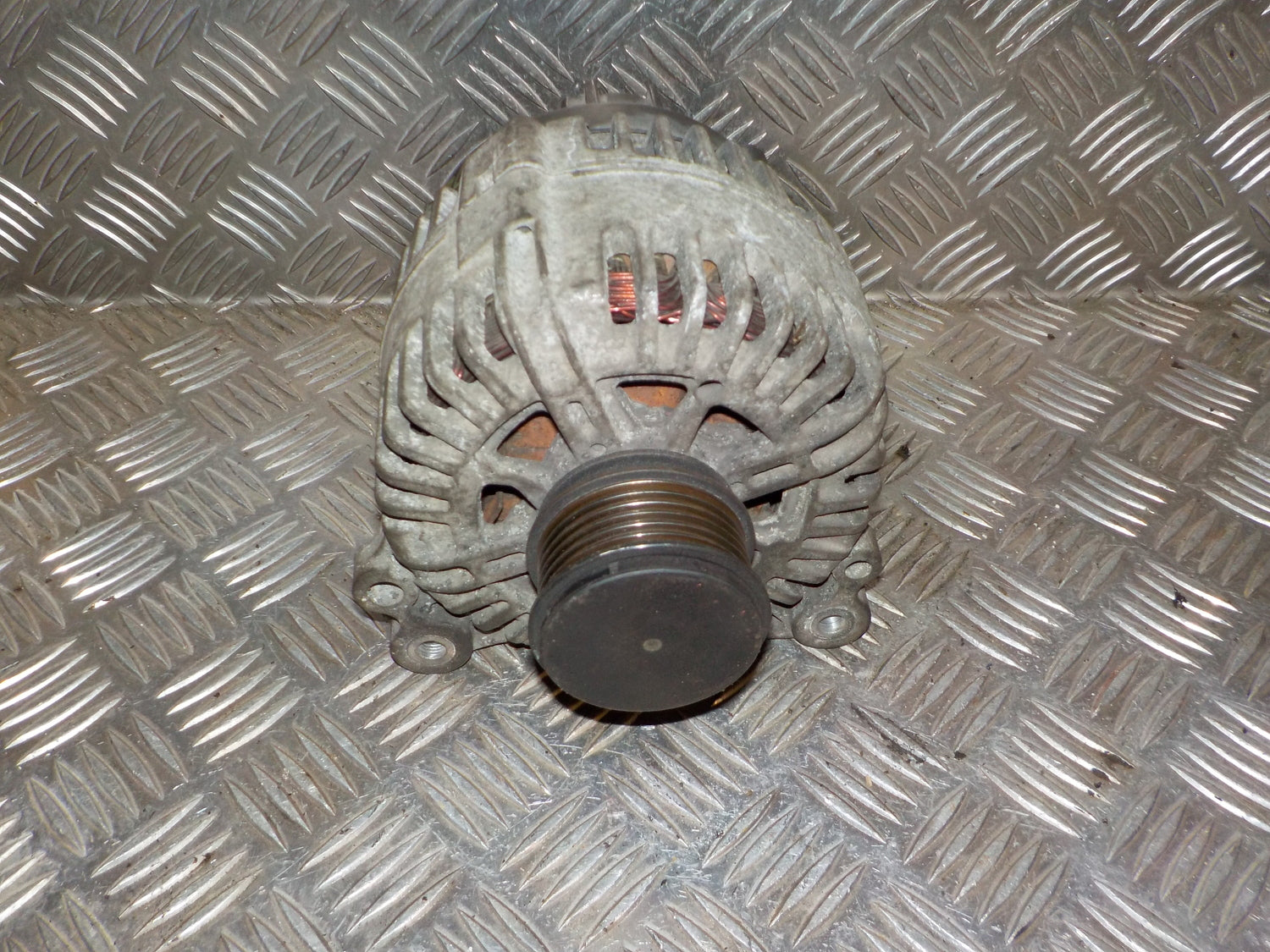 VW Touran 1T GP Generator Med OEM Nr. 06F903023C Fra VW Ophugger