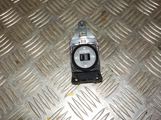 Kia Picanto Kontakt Sidespejl Med OEM Nr. 935301Y000 Fra Kia Ophugger