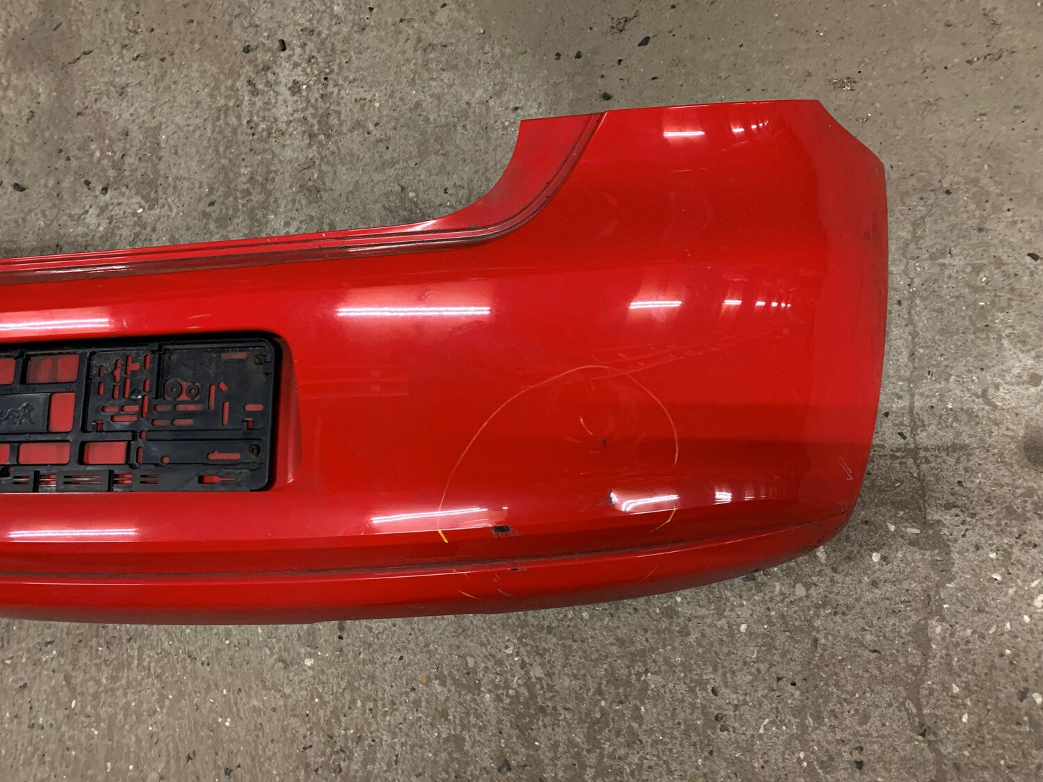 VW Polo 6R Bagkofanger Med OEM Nr. 6R6807421BH Fra VW Ophugger