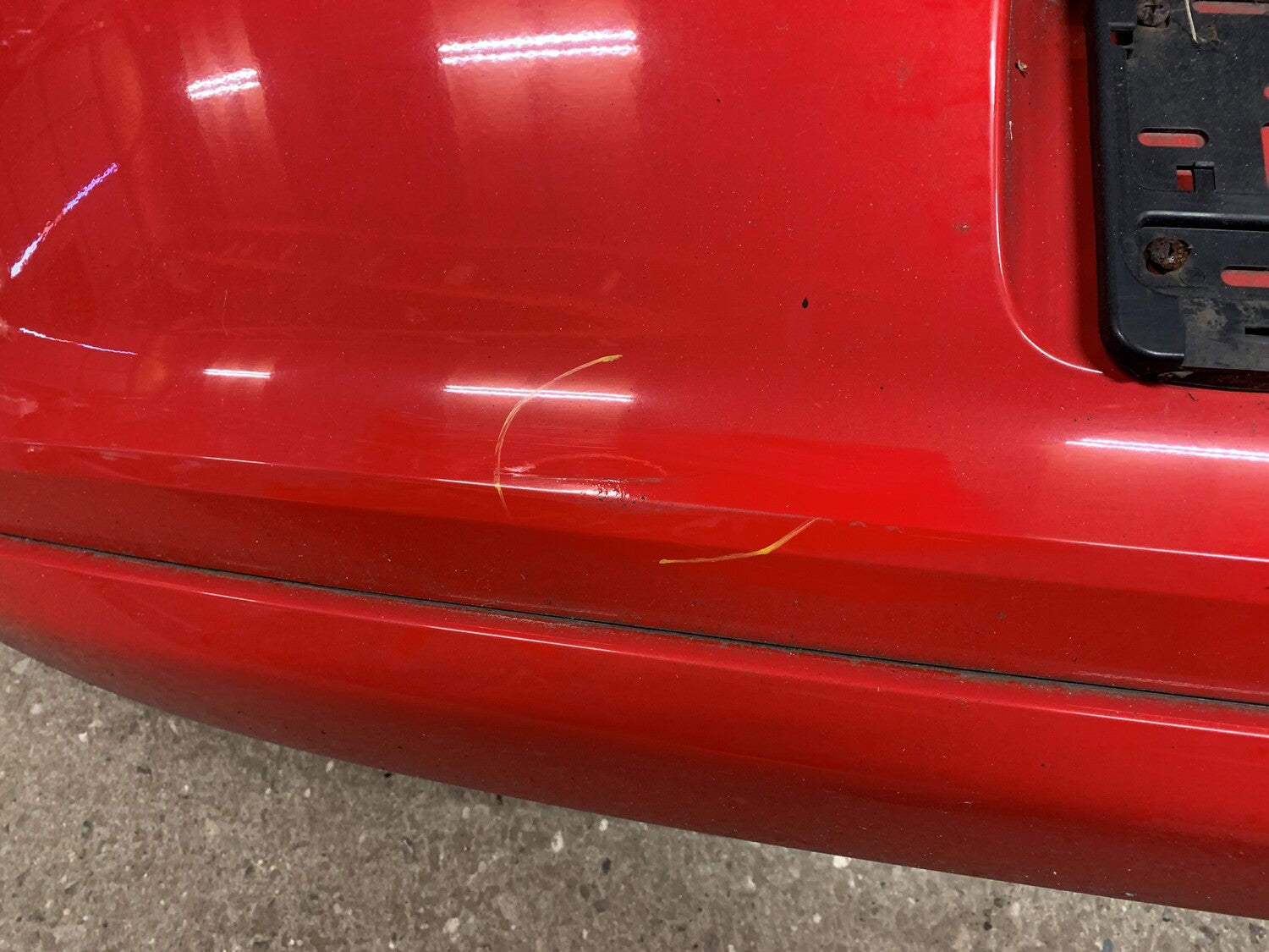 VW Polo 6R Bagkofanger Med OEM Nr. 6R6807421BH Fra VW Ophugger