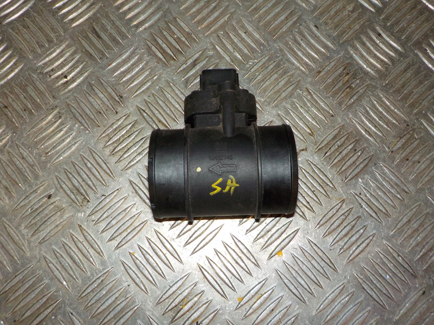 Opel Corsa E Luftmængdemåler Med OEM Nr. 460023377 Fra Opel Ophugger