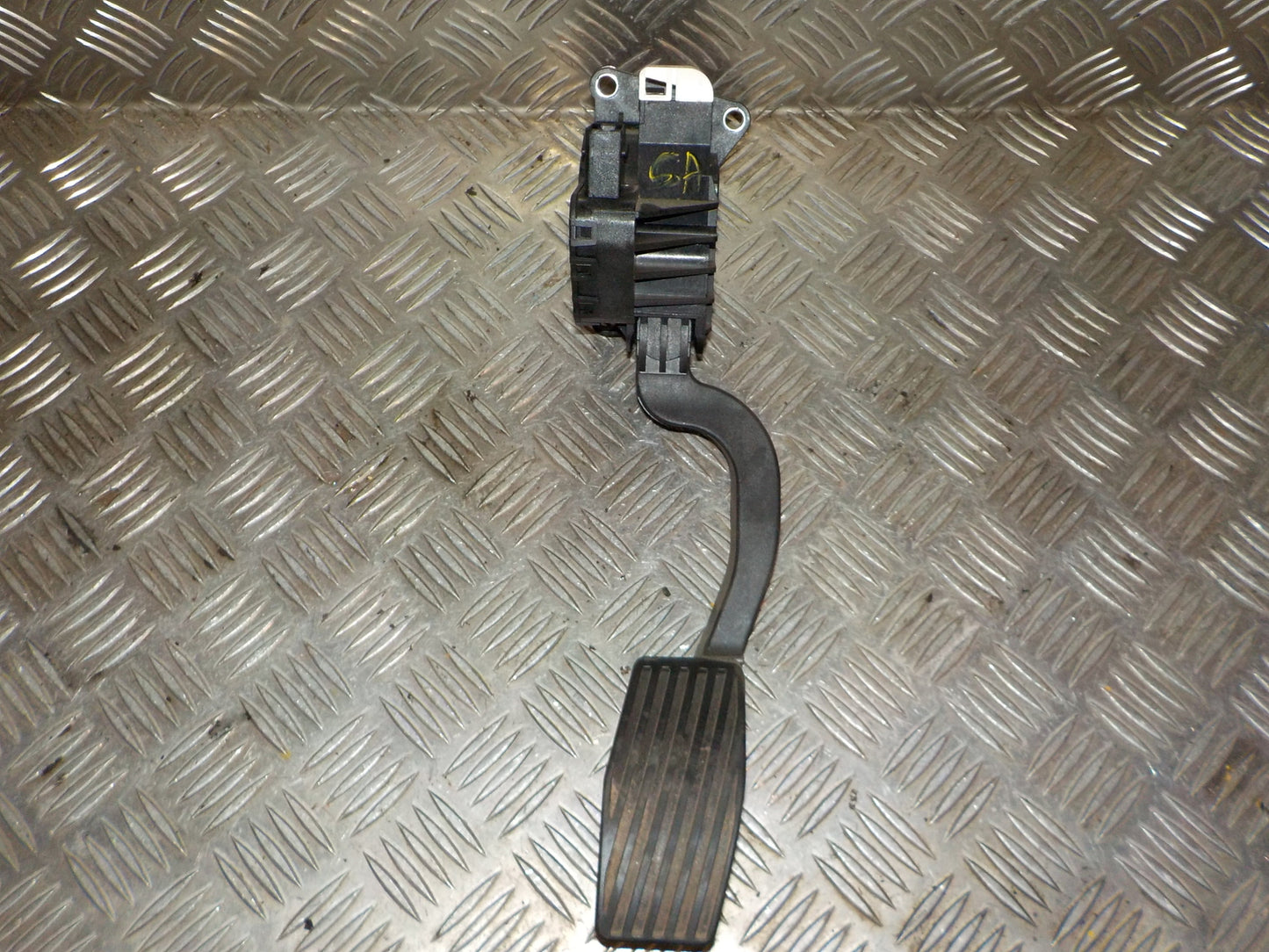 Opel Corsa E Speederpedal Med OEM Nr. 13305804 Fra Opel Ophugger