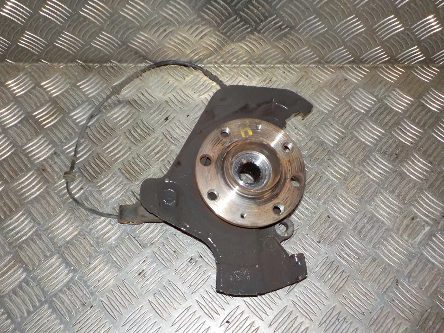 Opel Corsa E Spindel For H Med OEM Nr. 13388768 Fra Opel Ophugger