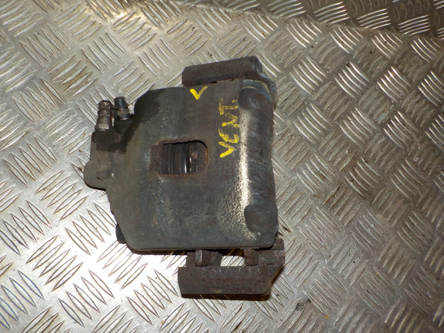 Opel Corsa E Bremsekaliber Vf Med OEM Nr. 95517020 Fra Opel Ophugger