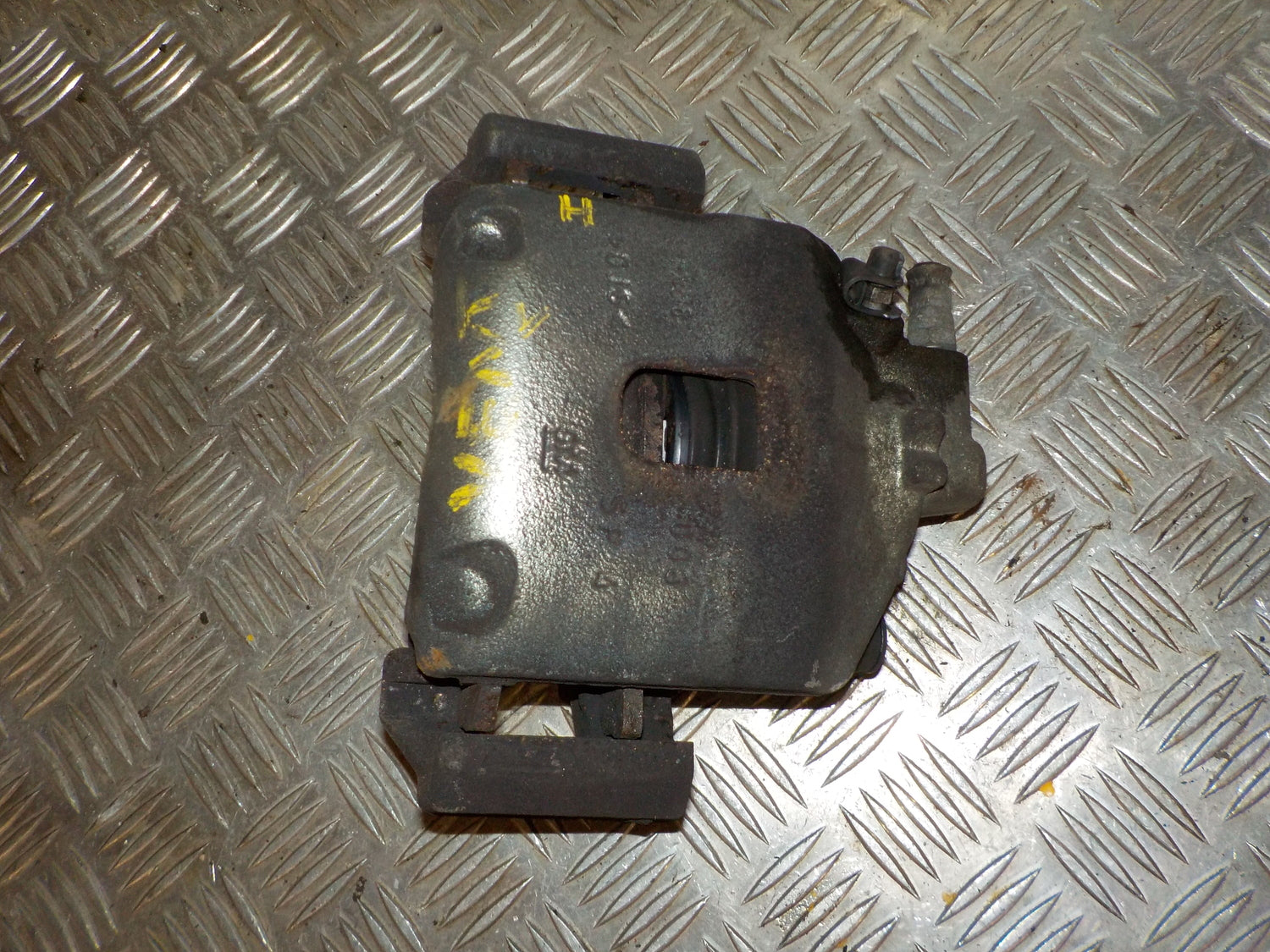 Opel Corsa E Bremsekaliber HF Med OEM Nr. 95517021 Fra Opel Ophugger